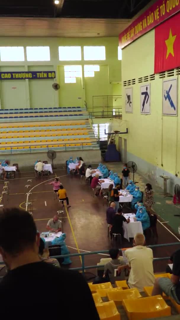 Panoramic View Interior School Gym Covid Vaccination Doing Vietnam Vertical — Stock Video