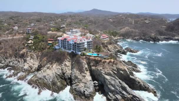 Orbita Powrotem Nad Oceanem Widokiem Klif Mały Hotel Oaxaca Meksyk — Wideo stockowe