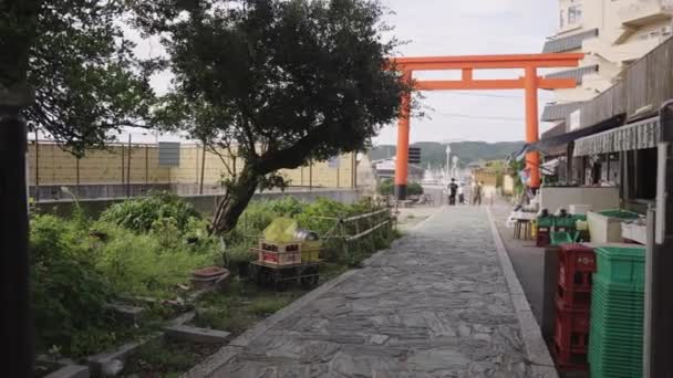 和歌山県加太港の粟島神社鳥居 — ストック動画