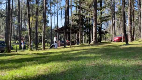 Gezin Genieten Zondag Het Park Chiapas Mexico — Stockvideo