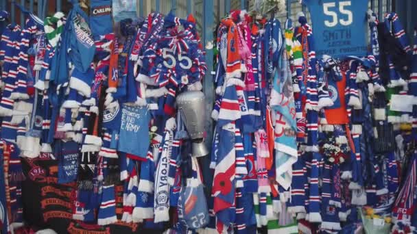 Rangers Fans Verlaten Sjaals Als Eerbetoon Aan Rangers Schotland Legende — Stockvideo