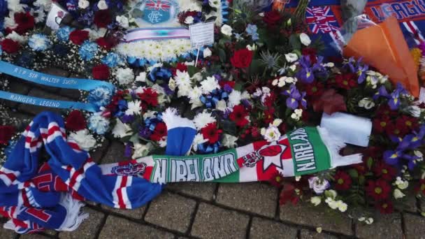 Les Fans Football Laissent Des Hommages Aux Rangers Légende Écossaise — Video