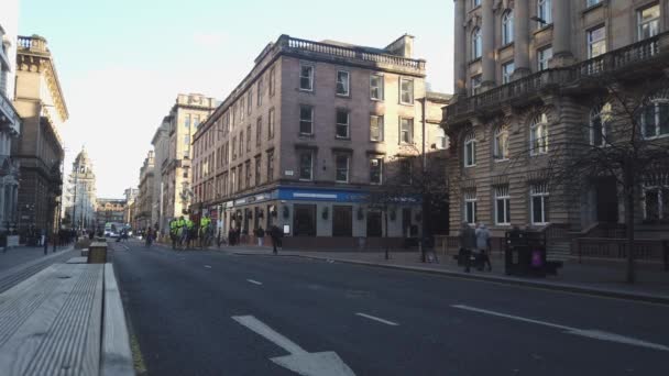 Group Police Officers Horses Coming City Road — Stock Video