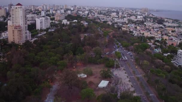 Mirador Sur Parkı Günbatımında Şehir Manzarası Santo Domingo Hava Ileri — Stok video