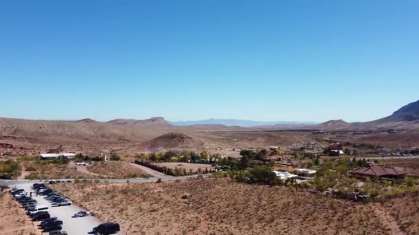 Drohnenautos Und Häuser Der Wüste Von Nevada — Stockvideo