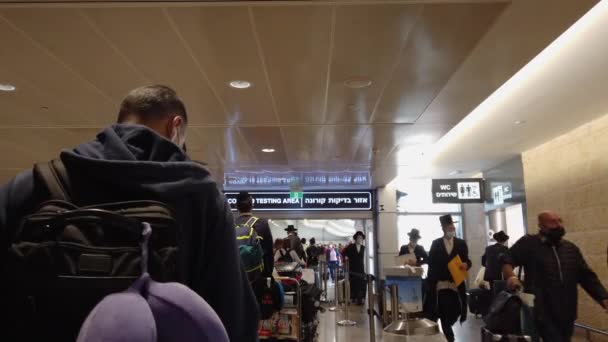 Ben Gurion Airport Izrael Października 2021 Przybycie Pasażerów Stojących Kolejce — Wideo stockowe