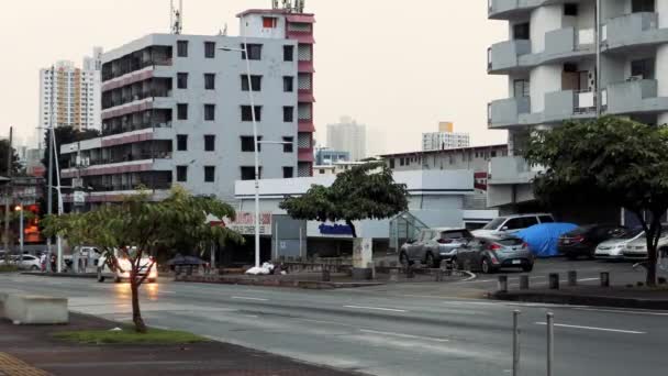 Fotografía Cinematográfica Coches Conduciendo Una Carretera Ciudad Panamá América Central — Vídeos de Stock