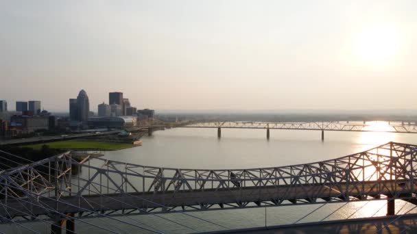 Veduta Aerea Della Interstatale Skyline Louisville Serata Sole Negli Stati — Video Stock