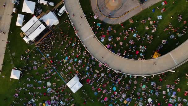 Luchtfoto Draaiend Boven Een Openluchtconcert Big Four Lawn Louisville Usa — Stockvideo