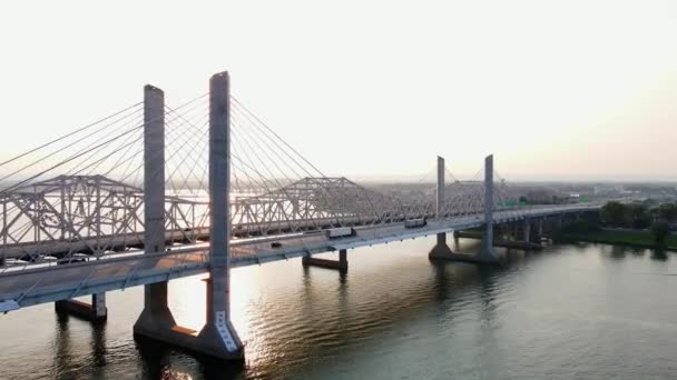 Aerial Drone View Autók Teherautók Hidak Louisville Napos Este Kentucky — Stock videók