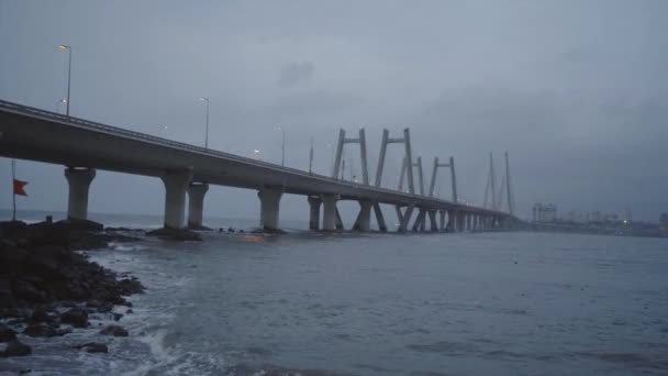 Puente Bandra Worli Sea Link Durante Oscuridad Del Monzón Ciudad — Vídeos de Stock