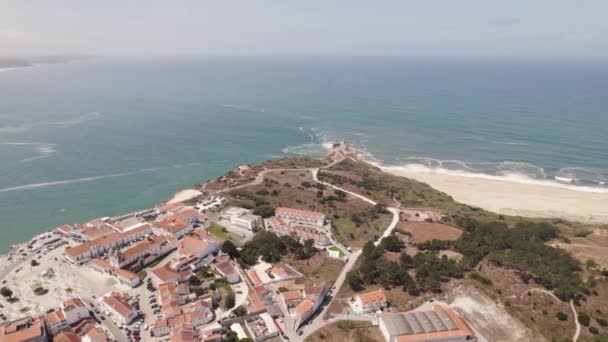 Náci Falu Híres Strand Tengerrel Háttérben Portugália Légi Panoráma — Stock videók