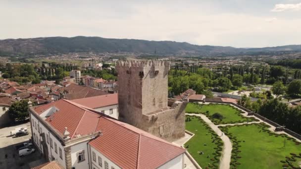 Orbitalaufnahme Von Burgturm Museum Und Garten Chaves Portugal — Stockvideo