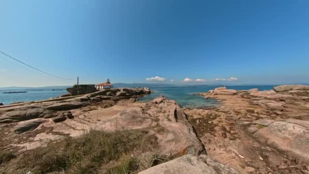 Vista Panorâmica Com Praia Mar Farol Belo Dia Ensolarado Ilha — Vídeo de Stock