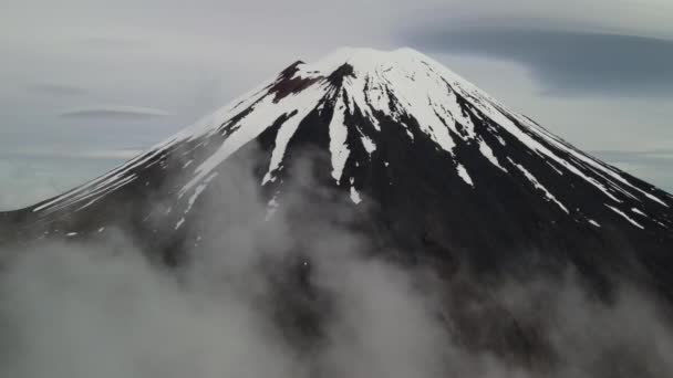 Lenyűgöző Hegy Vulkán Havas Csúcsa Mount Ngauruhoe Zéland Végzet Hegye — Stock videók