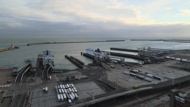 Dwa Promy Załadowujące Port Dover Terminal Promowy Kent England Zdjęcia — Wideo stockowe