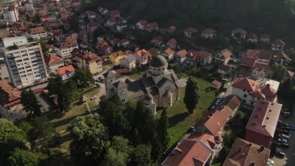 Foca Bosna Hersek Saint Sava Ortodoks Kilisesinin Hava Görüntüsü Güneşli — Stok video