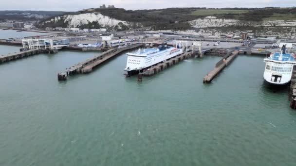 Trajekty Čekají Přístavu Dover Trajektový Terminál Kent England Letecké Záběry — Stock video