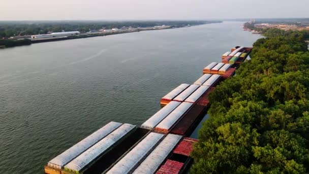 Vista Aérea Sobre Contenedores Almacenamiento Río Ohio Puesta Del Sol — Vídeos de Stock