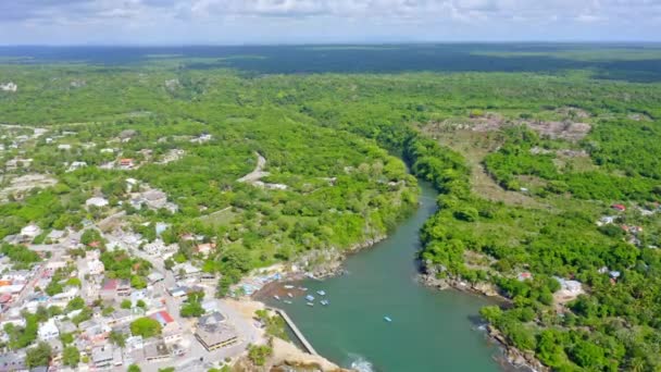 Vista Aérea Foz Rio Yuma Cidade Boca Yuma Caribe — Vídeo de Stock