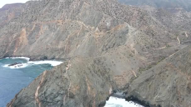 Vista Aérea Playas Negras Remotas Salvajes Montañas Volcánicas Costa Atlántica — Vídeo de stock