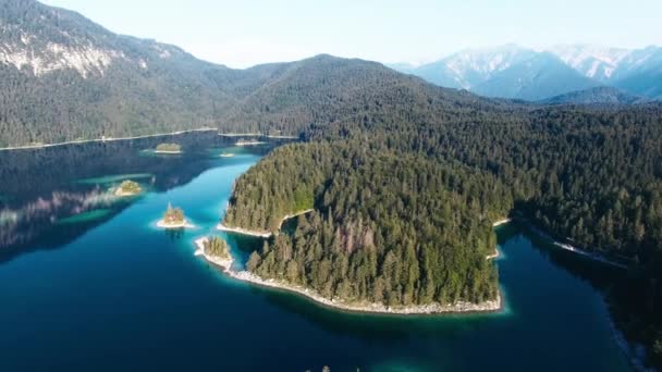 Drohnenflug Über Dem Eibsee Bei Garmisch Partenkirchen Mit Seinem Sehr — Stockvideo