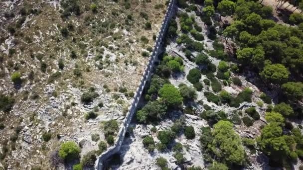 Drone Aéreo Disparado Croacia Volando Sobre Muro Histórico Cerca Costa — Vídeos de Stock