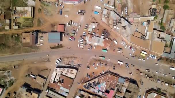 Góra Dół Anteny Ulic Biegnących Przez Slumsy Wiejskiej Kenijskiej Miejscowości — Wideo stockowe