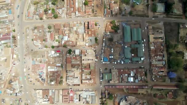 Vista Cima Para Baixo Favelas Edifícios Industriais Movimentada Cidade Africana — Vídeo de Stock