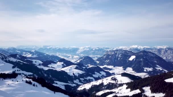 Large Vue Panoramique Sur Paysage Hivernal Avec Les Alpes Enneigées — Video