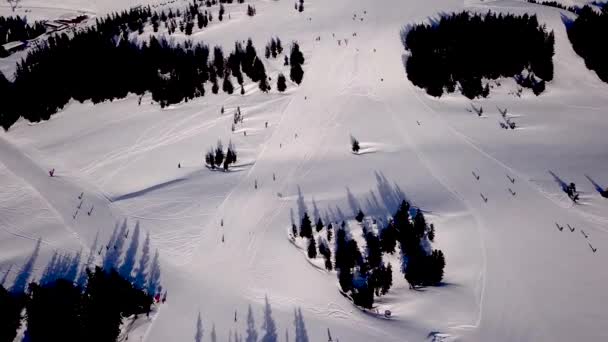 Vista Aérea Una Pista Esquí Una Estación Esquí Los Alpes — Vídeos de Stock
