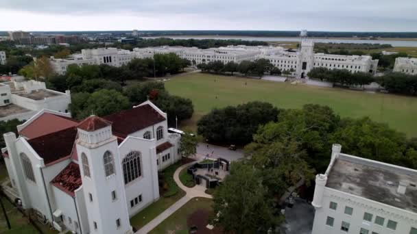 Antenn Dra Från Citadellet Militär Högskola Charleston Södra Carolina — Stockvideo