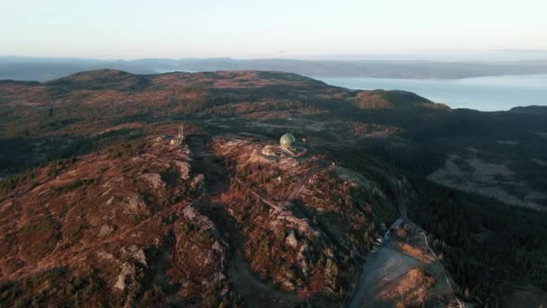 Övergiven Militärbas Toppen Grakallen Mountain Trondelag County Norge Antenn Omloppsbana — Stockvideo