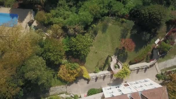 Luftaufnahme Eines Schicken Ferienhauses Mit Garten Drome Frankreich Aufstieg — Stockvideo