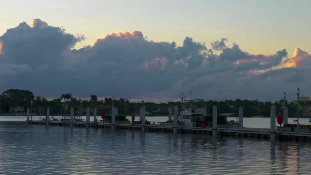 Boat Dock Bij Dageraad Zuid Florida Verenigde Staten — Stockvideo