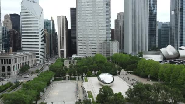 Skyporten Kjent Som Bean Skulpturen Millennium Park Chicago Usa Droneutsikt – stockvideo