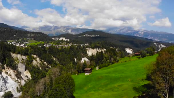 Luchtfoto Zwitserse Stad Een Klif — Stockvideo