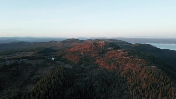 Norveç Trondheim Yoğun Ormanlı Grakallen Dağı Havadan Yükselme — Stok video