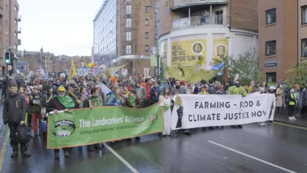 Más 250000 Personas Marchan Protesta Desde Parque Kelvingrove Hasta Glasgow — Vídeo de stock
