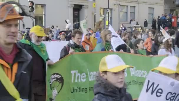 Přes 250000 Lidí Pochoduje Protest Parku Kelvingrove Zeleně Glasgow Během — Stock video