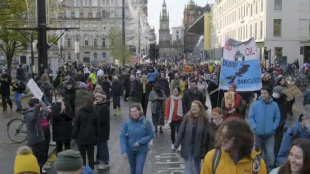 250000 Personnes Défilent Signe Protestation Parc Kelvingrove Glasgow Green Pendant — Video