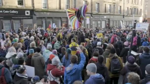 Oltre 250000 Persone Marciano Segno Protesta Dal Parco Kelvingrove Glasgow — Video Stock