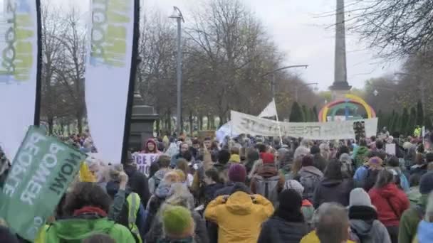 250000 Человек Знак Протеста Парка Кельвингроув Глазго Грин Время Cop26 — стоковое видео