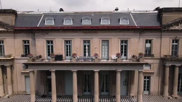Αεροπλάνο Drone Ωθεί Πίσω Για Αποκαλύψει Όμορφο Palacio Sans Souci — Αρχείο Βίντεο