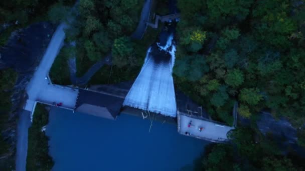 Kaskádové Vody Přehrady Klammsee Lake Kaprun Rakousko Aerial Shot — Stock video