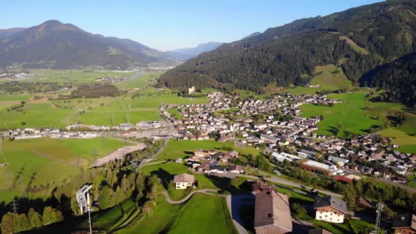 Beautiful Village Mountains Kaprun Austria Ripresa Aerea — Video Stock