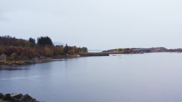 Ruhiges Wasser Der Norwegischen See Mit Wolken Himmel Norwegen Antenne — Stockvideo