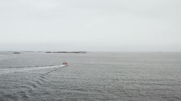 Fishing Vessel Sailing Norwegian Sea Leaving Wake Water Surface Norway — Stock Video