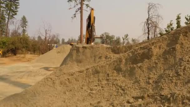 Front View Yellow Metallic Excavator Isolated Construction Site — Stock Video