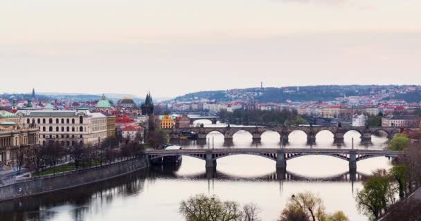 Puentes Famosos Praga República Checa Vista Del Timelapse Estático — Vídeo de stock